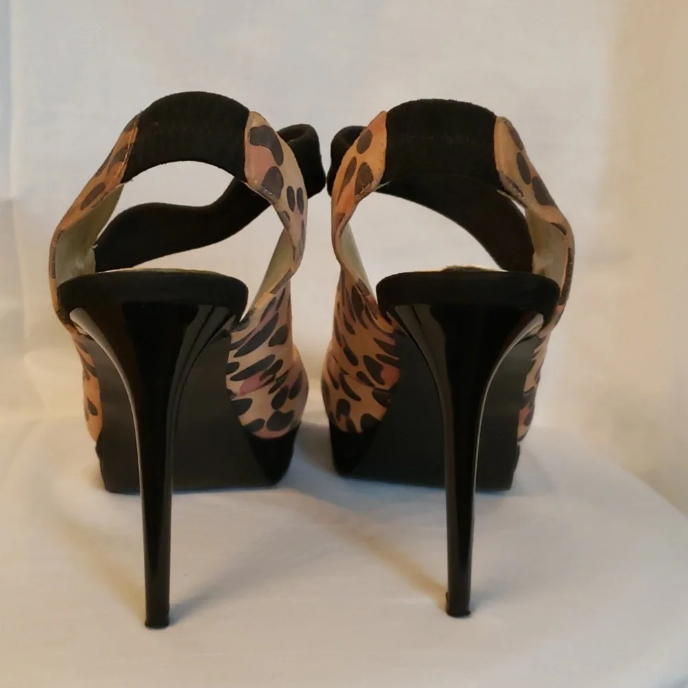 Carlos Santana heels size 8 leopard black - Picture 3 of 4